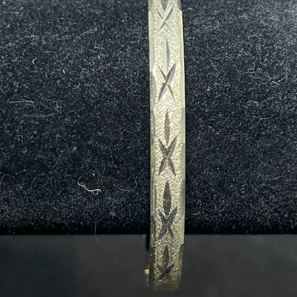 Vintage Silver Tone Starburst Hinged Bracelet (4001) - Picture 1 of 5